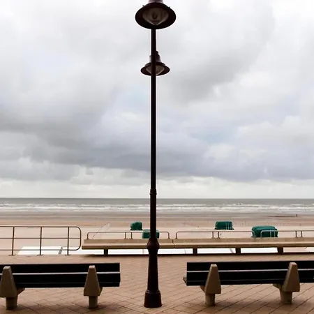 Elegant Seaside * De Haan
