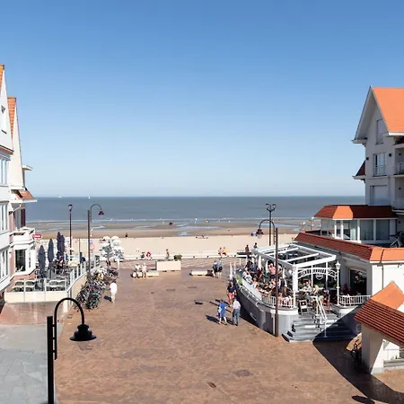 Elegant Seaside