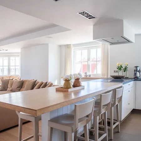 Elegant Seaside Apartamento *
